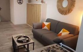 Studio Renove 200 M De La Plage Avec Parking Prive